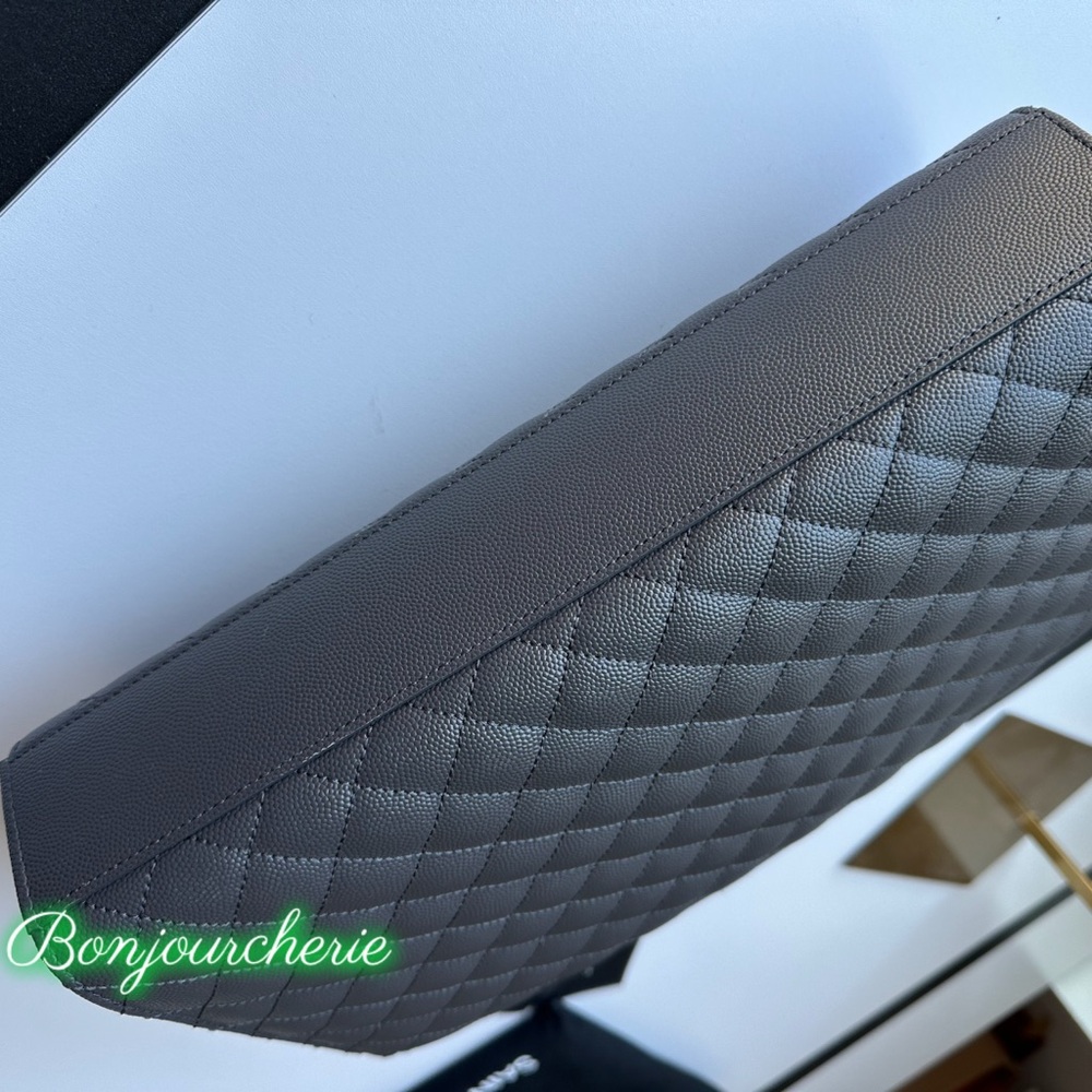 Authentic Saint Laurent large envelope bag - Picture 10 of 16